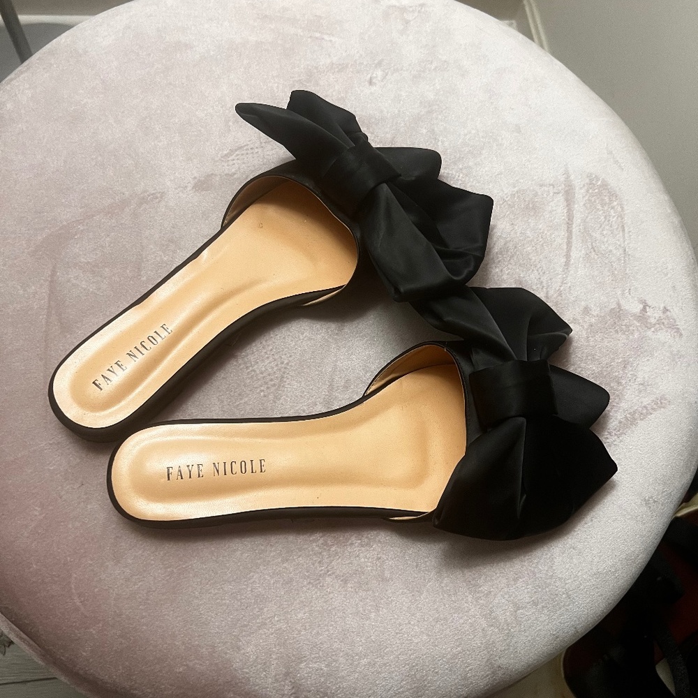 Pointy Flats With Bow